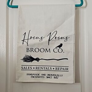 Hocus, pocus broom co table runner